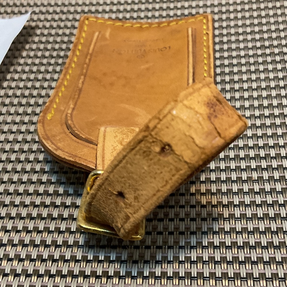 Louis Vuitton Leather Luggage Tag - Picture 7 of 8